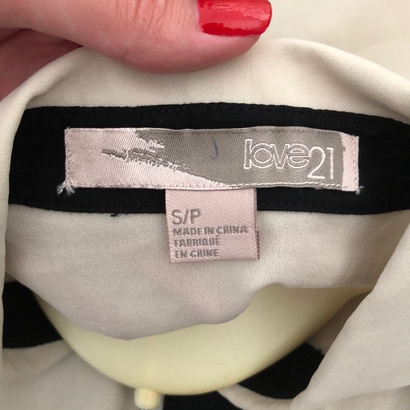 FREE W PURCH F21 Vintage Style Romper - Picture 4 of 8